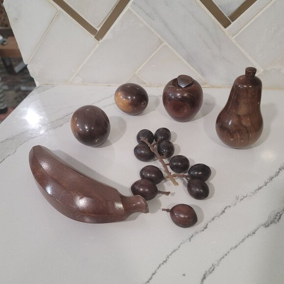 Vintage Hand-Carved Wooden Fruit Set - Banana Grapes Pear Apple - Picture 13 of 13